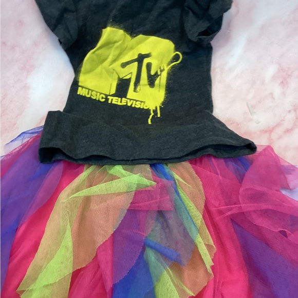 Other - Shirt and skirt for sale not use much please Please please buy